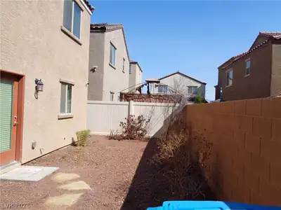 2468 Trumpet Creeper Street Yard