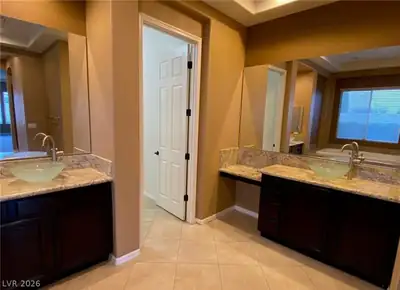 1914 Alcova Ridge Drive Primary Bathroom