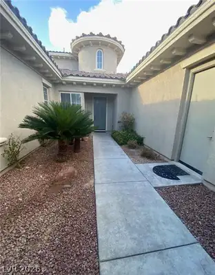 1914 Alcova Ridge Drive Courtyard