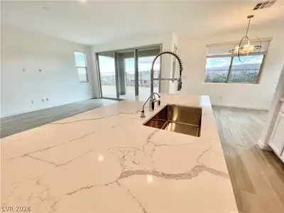 12413 Harbor Isle Avenue Kitchen