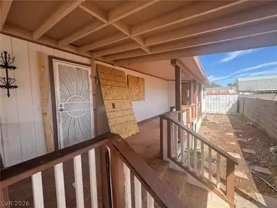 4890 Vista Flora Way Patio