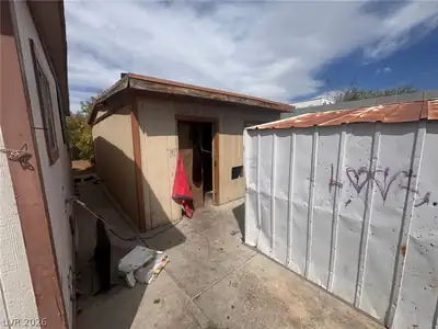 4890 Vista Flora Way Yard