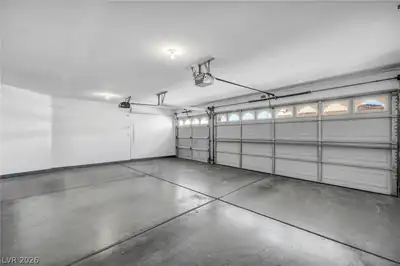 2707 Fan Palm Court Garage