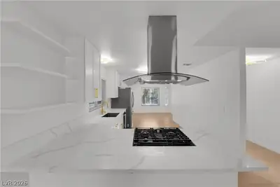 2353 Moorpark Way Kitchen