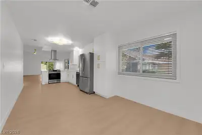 2353 Moorpark Way Dining Area