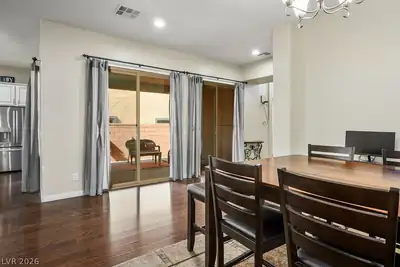 317 Goldstar Street Dining Area