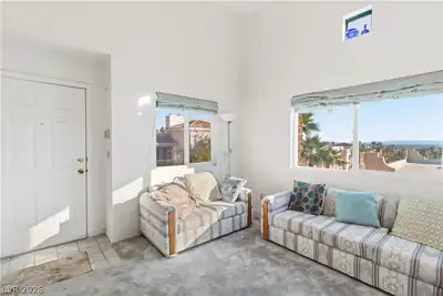 1948 Las Palmas Lane 279 Living Room