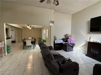 4241 Brockton Green Court Living Room
