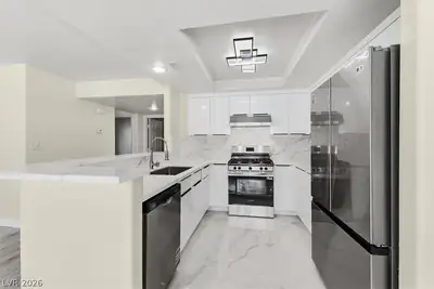 7612 Cruz Bay Court Kitchen