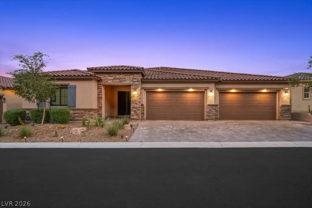11272 Roman Helmet Street