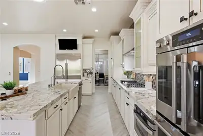 10820 Woodstream Court, Las Vegas, NV 89135 Kitchen