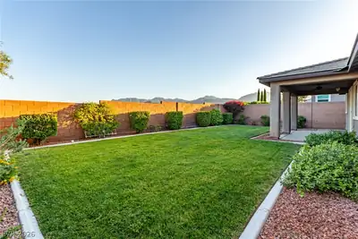 10407 Hemingway Court Yard