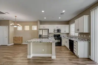 708 Cades Cove Avenue Kitchen