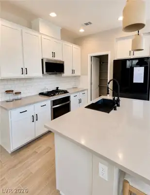 643 Solar Citrine Street Kitchen