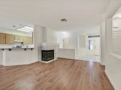 501 Dalgreen Place Living Room