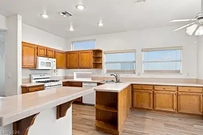 7417 Bantam Street Kitchen