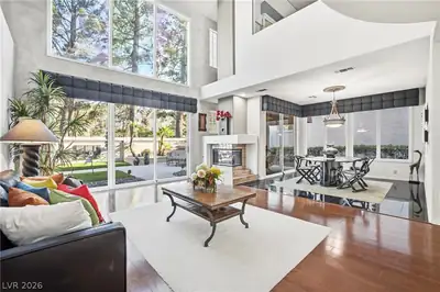 8271 Turtle Creek Circle Living Room