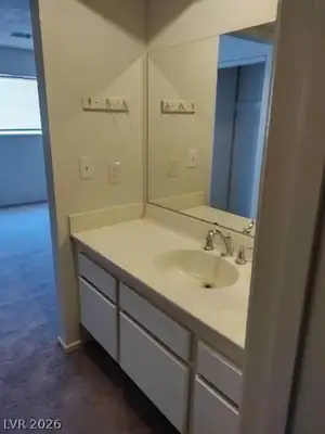 5175 Palmyra Avenue Primary Bathroom