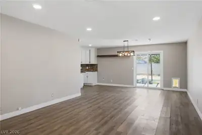 420 Battle Mountain Drive Living Room