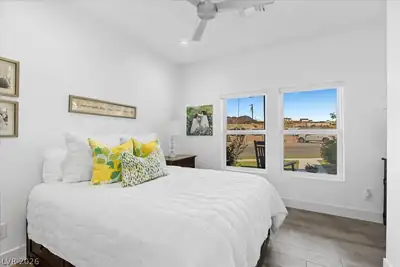 495 Railroad Avenue Bedroom