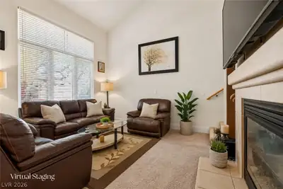 11 Cerchio Basso Living Room