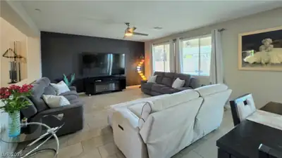 871 Via Campo Tures Living Room