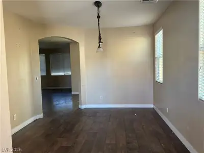 8141 Pink Desert Street Dining Area