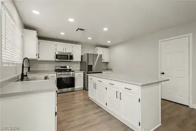 6924 Ghost Ranch Avenue Kitchen