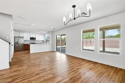 5044 Wild Buffalo Avenue Dining Area