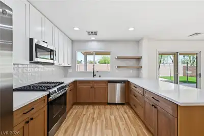 5044 Wild Buffalo Avenue Kitchen