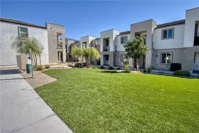 5642 Beguiling Falls Street, Las Vegas