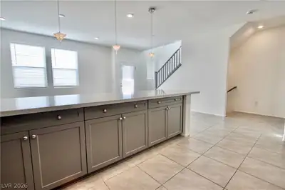 5642 Beguiling Falls Street Kitchen