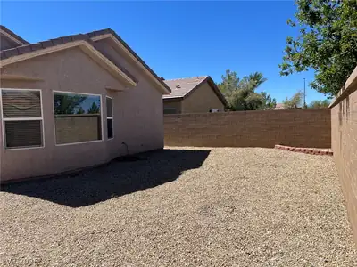 2990 Tara Murphy Drive Yard