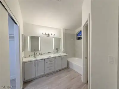 4233 Glass Lantern Drive Primary Bathroom