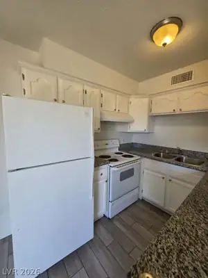 412 West Monroe Avenue 10 Kitchen