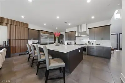 302 Shaded Canyon Drive Kitchen