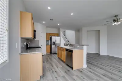10 Indian Run Way Kitchen