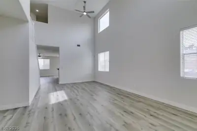 10 Indian Run Way Living Room