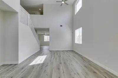 10 Indian Run Way Living Room