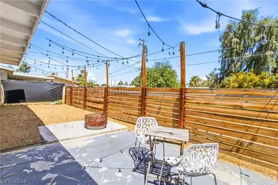 425 Vandalia Street Patio