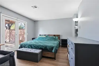 531 Chelsea Drive Bedroom