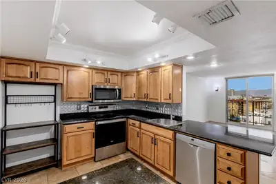 3930 University Center Drive 1001, Las Vegas, NV 89119 Kitchen