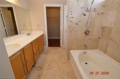 4634 Viareggio Court Primary Bathroom