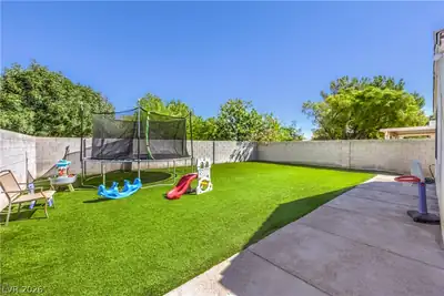 5528 Raven Creek Avenue Yard