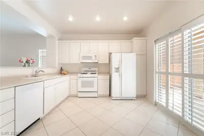 539 Cypress Gardens Place Kitchen