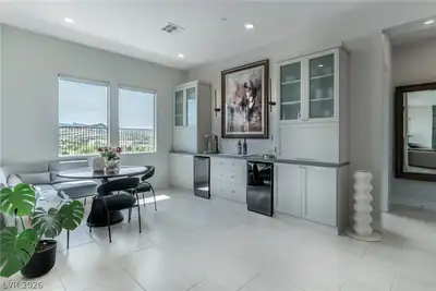 21 Faro De Marbella Court Dining Area