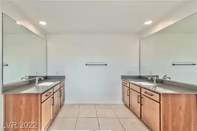 767 Faircliff Court Primary Bathroom