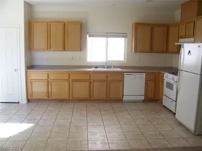 6539 Sunset Pines Street Kitchen