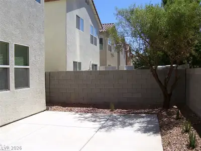 6539 Sunset Pines Street Yard