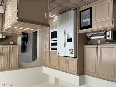 7815 Windward Road Kitchen